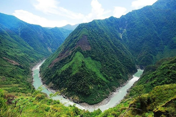 拉萨-林芝-巴松措-大峡谷-日喀则-珠峰9晚10日游